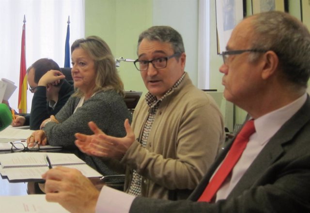 El Síndic major de Comptes, Vicent Cucarella, junto a Miró y Mira-Perceval      