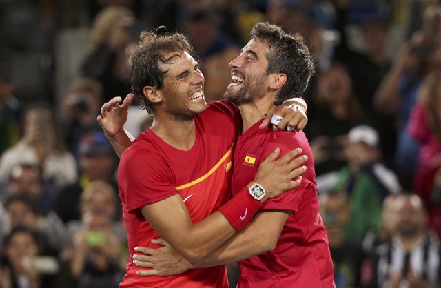 Rafa Nadal y Marc López en la Copa Davis