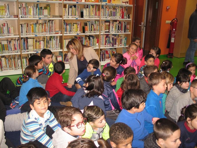Visita a la Biblioteca Provicial del Colegio Alcalá Venceslada