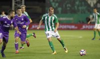 Zozulya vuelve al Betis tras el rechazo de la afición del Rayo