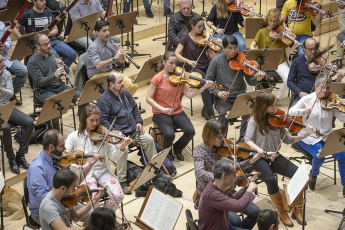 La Orquesta RTVE invita a cuatro miembros de la ONCE 