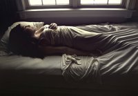 Dormir poco aumenta el riesgo de enfermedades coronarias y contraer gripe