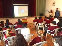 El Colegio Jesús Nazareno de Aguilar de la Frontera (Córdoba) viaja a la Antártida mediante una videoconferencia