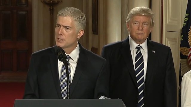 Trump nombra a Gorsuch como candidato al Supremo