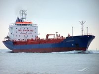 Remolcan hacia Vigo un quimiquero sin carga que se quedó a la deriva a unas 70 millas de Ons