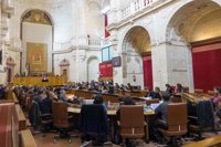 Los grupos acuerdan que IU esté en la Mesa del Parlamento con una vocalía