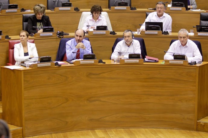 Uxue Barkos en el Parlamento de Navarra.