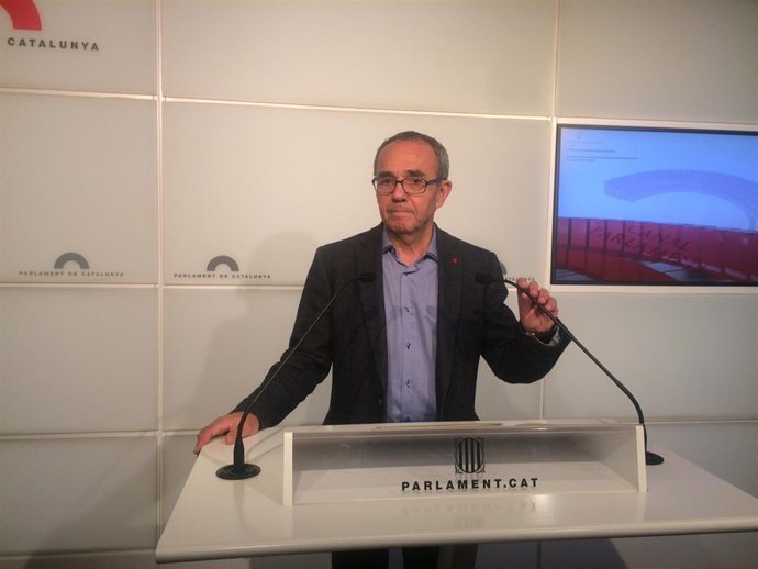 El portavoz de SiQueEsPot en el Parlament, Joan Coscubiela