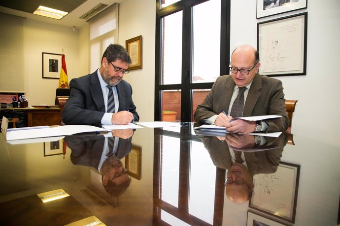 Firma adenda entre Tribunal de Cuentas y Cámara de Cuentas de Andalucía.
