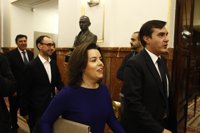 Santamaría pide a Puigdemont sumarse al diálogo pero avisa: "Cuando se vulnera la legalidad, se repone"