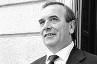 Socialistas y ex compañeros de Gobierno se despiden en las redes de "Toño" Alonso