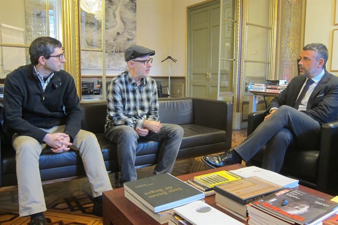 Recepció del conseller de Cultura, Santi Vila, a l'equip de 'Timecode'