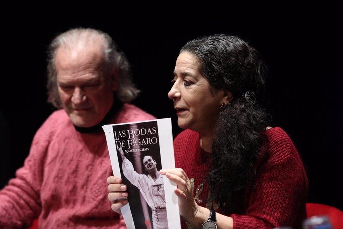 Lluis Homar y Elena Pimenta en la presentación de la obra de teatro Las bodas de