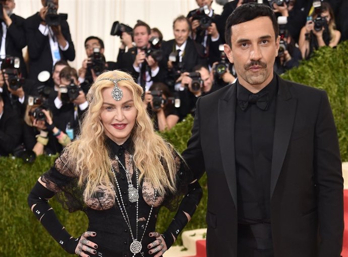 Riccardo tisci y maddona