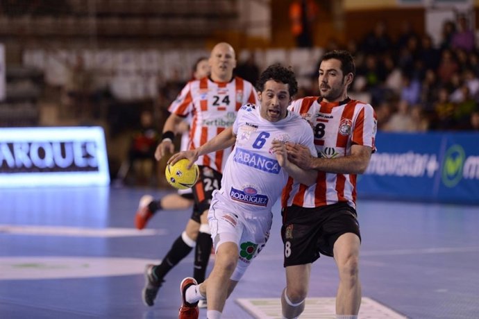 Juanín García con el Ademar León