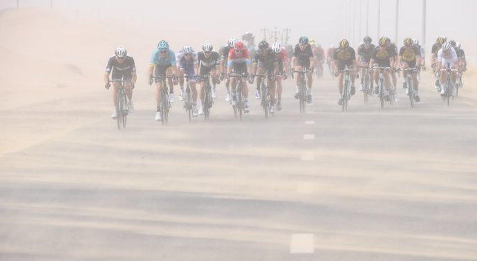 Tormenta de arena en el Tour de Dubai