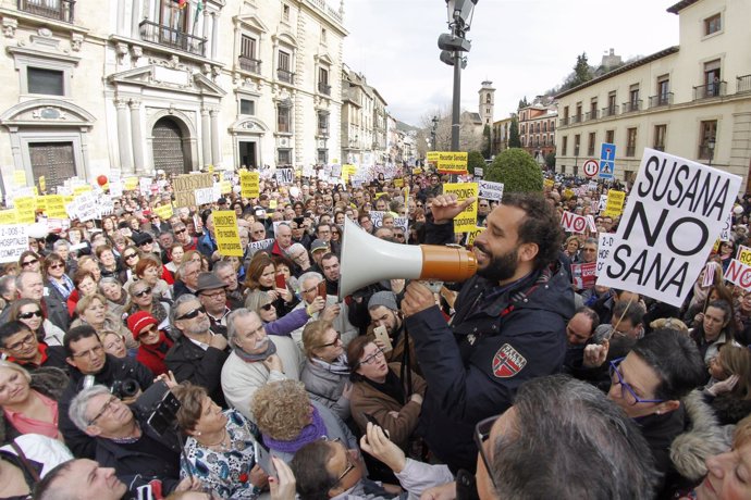 Nueva movilización sanitaria en Granada liderada por 'Spiriman'