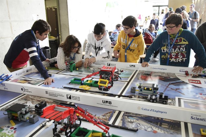 Uns participants en l'edició de 2016 de la 'First Lego League'