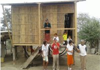 Un centenar de familias recuperan su vivienda tras el terremoto de Ecuador gracias a la ONG Enfermeras para el Mundo 