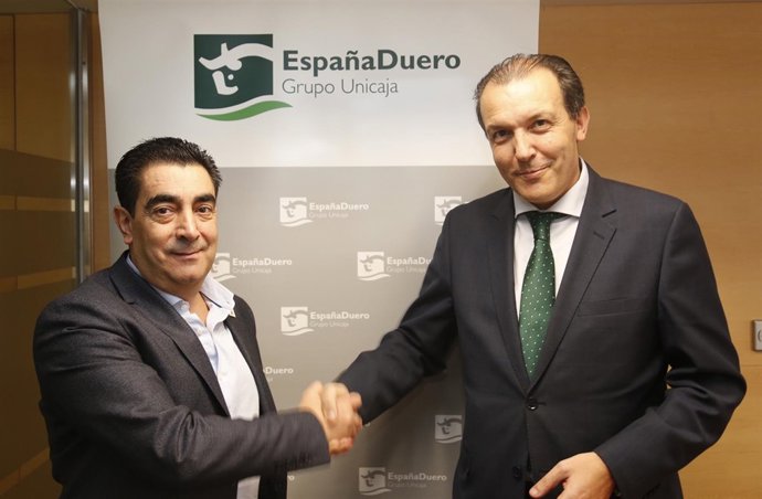 Firma del convenio entre EspañaDuero y la CES