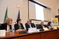 La sanidad andaluza desarrolla casi 850 investigaciones en cáncer que buscan nuevos tratamientos