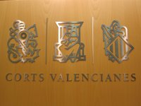 El PP suma firmas para llevar al TC la ley valenciana para revocar a senadores autonómicos