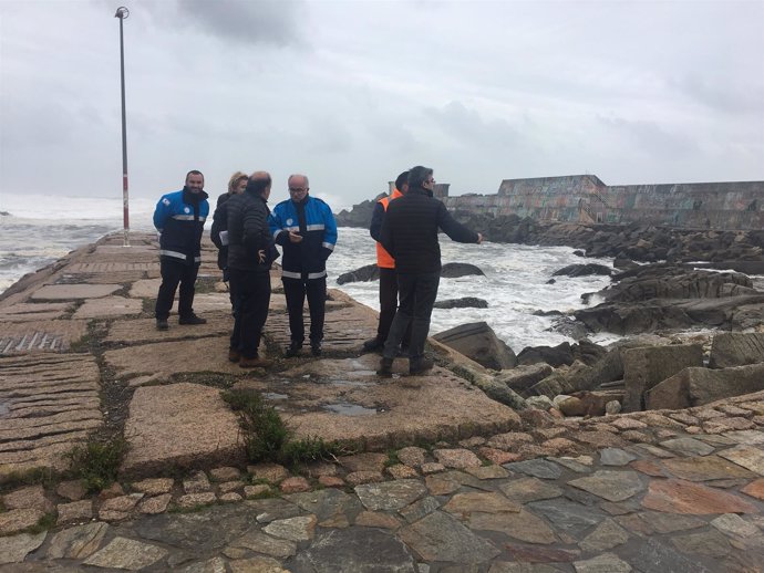 La Consellería do Mar establece medidas urgentes en el dique de A Guarda.