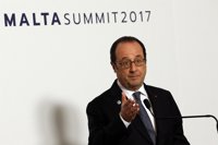 Hollande afirma que no hay duda del "carácter terrorista" del ataque frente al Louvre