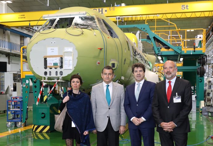 Delegado del Gobierno en Andalucía Antonio Sanz en la factoría de Airbus Tablada