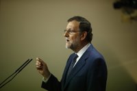 Rajoy exige al Gobierno catalán respeto a la Ley e insiste en ofrecer diálogo