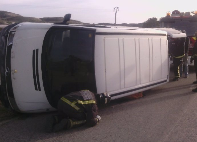 Imagen de la furgoneta accidentada