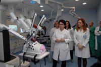 Cirujanos del Hospital Reina Sofía analizan la incorporación de robótica en los quirófanos