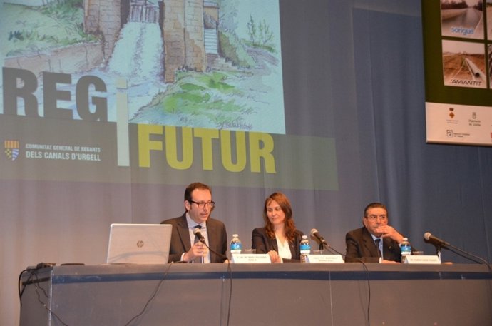 La consellera M. Serret tanca una jornada de regs a Mollerussa