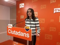 Arrimadas (C's) cree que Colau es "imprescindible" para la estrategia de Puigdemont