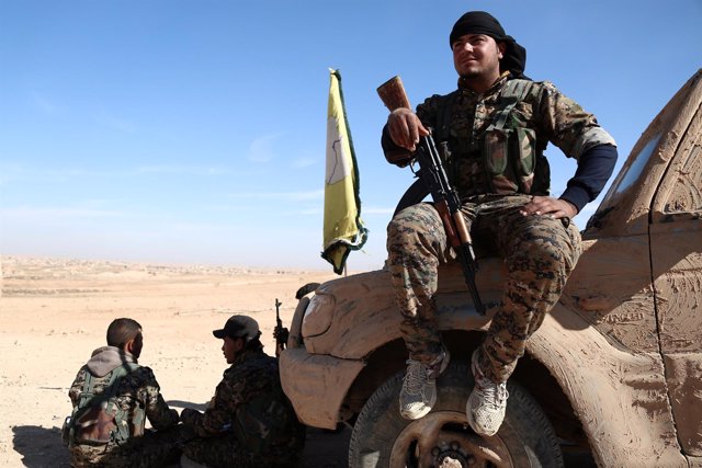 Efectivos de las Fuerzas Democráticas Sirias en asalto a Raqqa