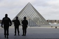 El padre del atacante del Louvre asegura que su hijo no es un terrorista