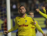 El Cádiz de Ortuño vuelve a ganar y el Tenerife se mantiene invicto en su casa