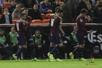 Un mágico Eibar conquista Mestalla y el Espanyol se impone al Málaga