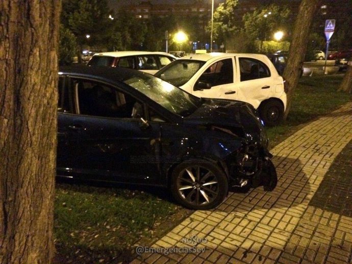 Coche accidentado en Sevilla