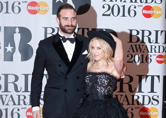 Kylie Minogue se recupera de la ruptura con Joshua Sasse./ Getty Images