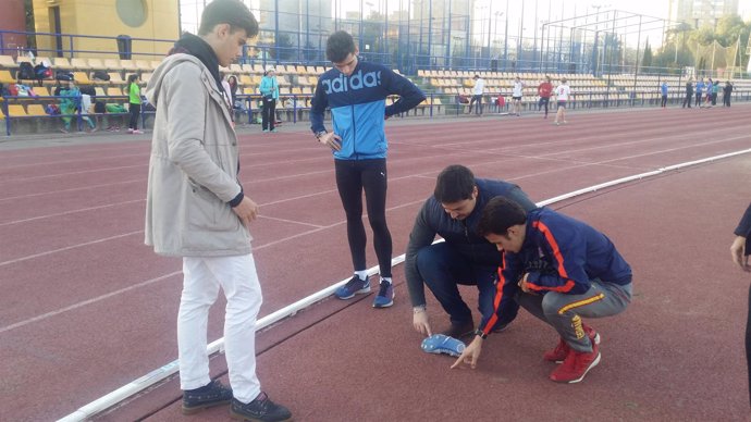 Visita del PP de Sevilla a pistas deportivas de San Pablo