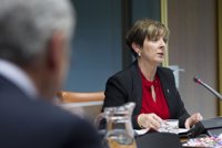 Tapia abordará con De Guindos la situación de la automoción, industria naval y aeronáutica