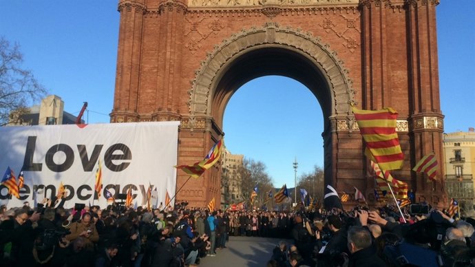 Manifestació a  Arc de Triomf pel judici del 9N