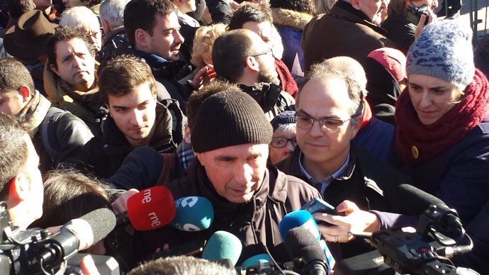 El diputado de JxSí Lluís Llach en la manifestación por el juicio del 9N