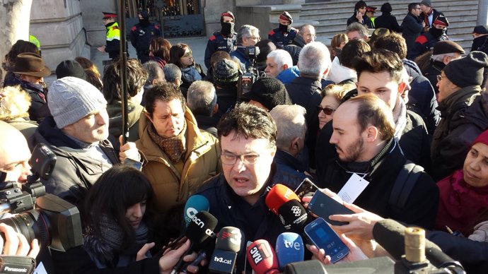 El diputat de SíQueEsPot J.J.Nuet en la manifestació pel judici del  9N 