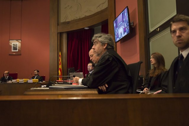 La defensa d'A.Mas i dues exconselleres en el judici per la consulta del 9N 