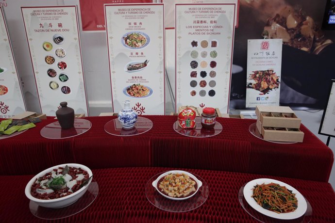 Imagen de una degustación de comida típica china en la 'Casa del Té'