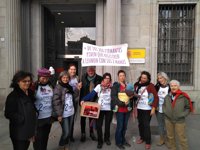 Dos mujeres denuncian que Justicia las discrimina al exigir que acrediten cómo tuvieron a su hijo para poder registrarle