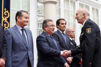 Zoido destaca la "amplia y exitosa" trayectoria del nuevo jefe superior de Policía de Andalucía Occidental