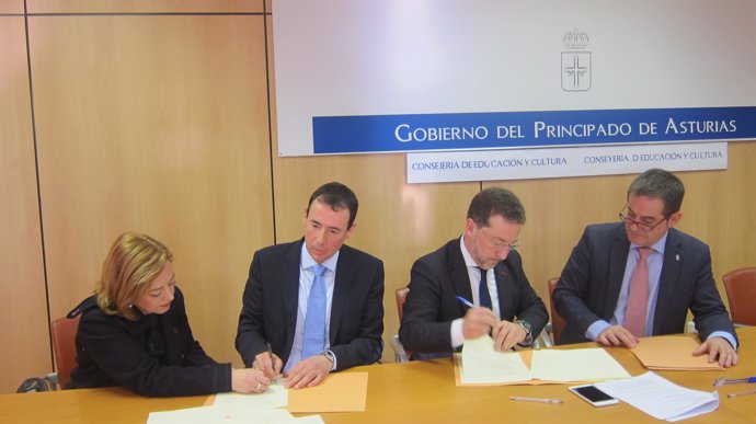 Firma entre ONCE y Educación para atención a alumnos con discapacidad visual